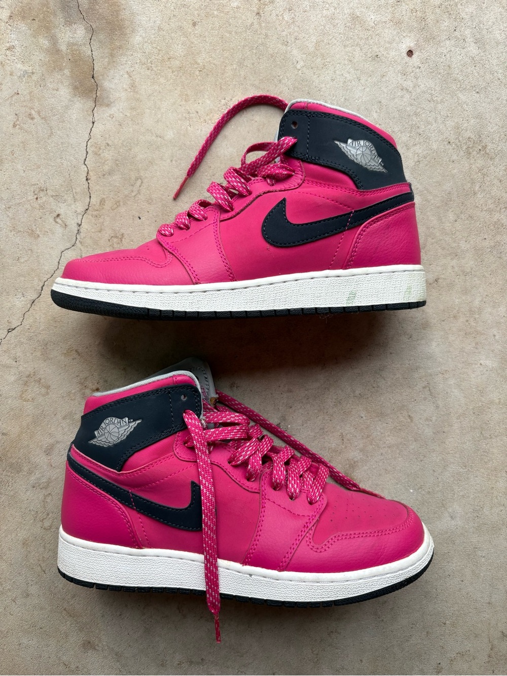 Women Nike Air Jordan 1 Retro High Vivid Pink